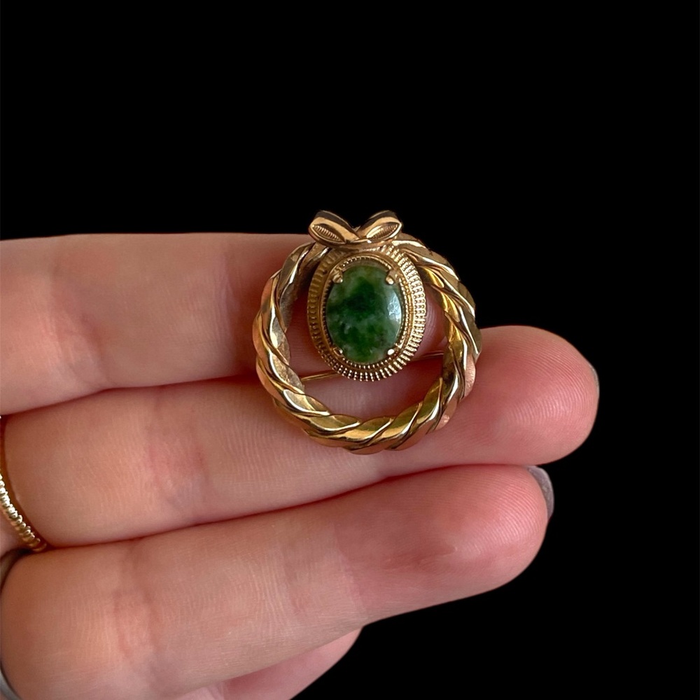 Vintage Tiny AMCO 14k GF Jade Wreath Style Pin 1 in.